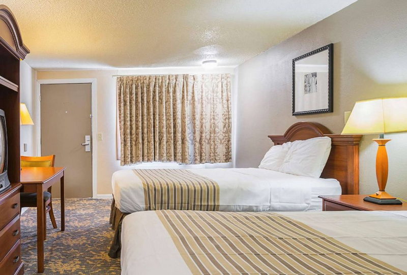 Arborgate Inn (Days Inn, Rodeway Inn) - Web Listing (newer photo)